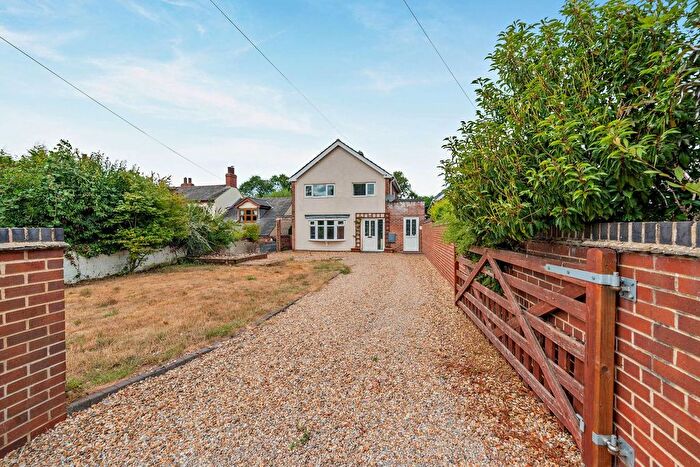 3 Bedroom Detached House For Sale In York Close, Measham, Swadlincote, DE12
