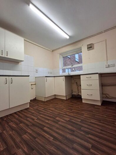2 Bedroom Flat To Rent In Barn Close, Donnington, Telford, TF2