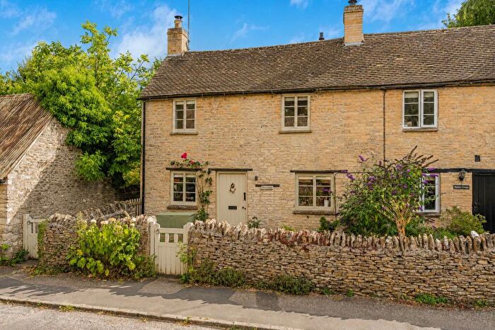 1 Bedroom Semi-Detached House For Sale In High Street, Ramsden, OX7
