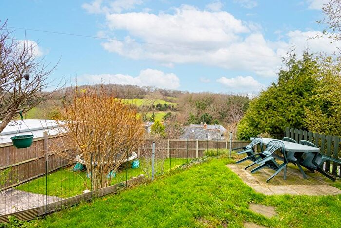 4 Bedroom Semi-Detached House For Sale In Valestone Close Seabrook, Hythe, Kent, CT21