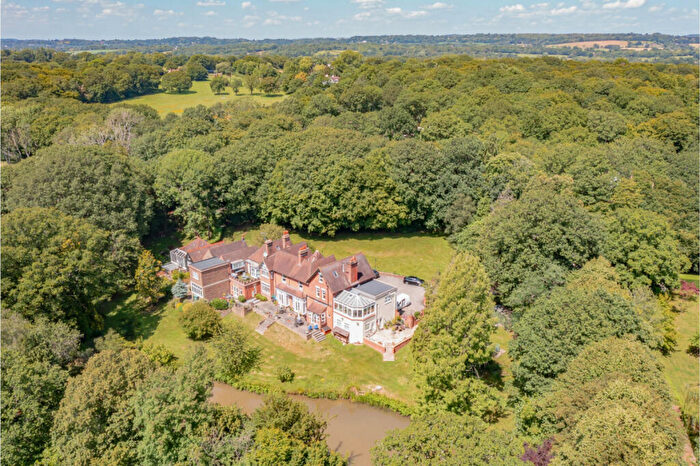 2 Bedroom Apartment For Sale In Carlton Road, Godstone, RH9