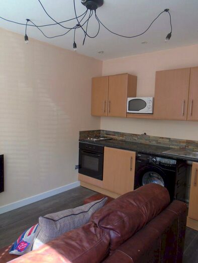 2 Bedroom Flat To Rent In Pershore Road, B29