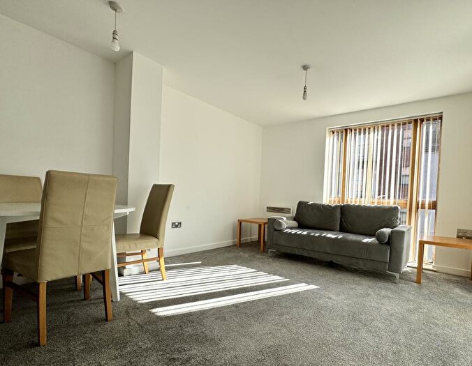 2 Bedroom Flat To Rent In Melia House, Manchester, M4