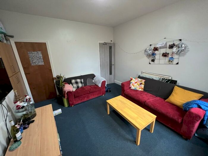 4 Bedroom Terraced House To Rent In Rosa Road, Sheffield, S10