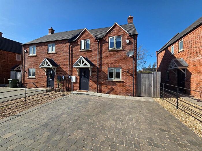 3 Bedroom Semi-Detached House For Sale In Rufford Close, East Markham, Newark, NG22