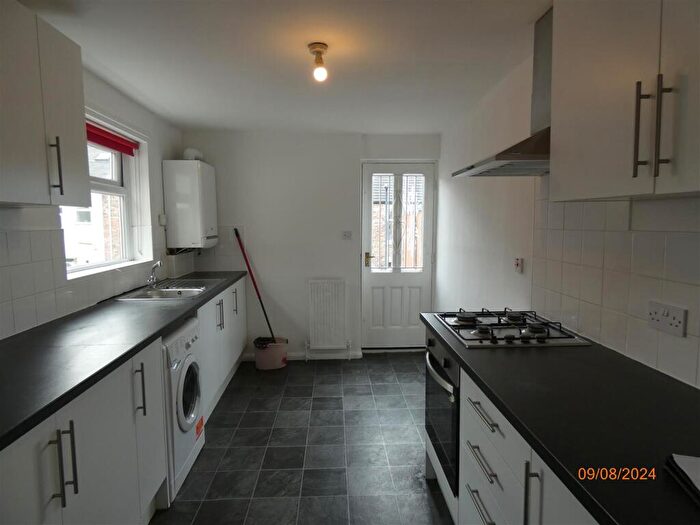 3 Bedroom Flat To Rent In Mowbray Street, Heaton, NE6