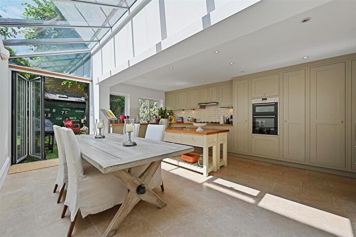 4 Bedroom Property For Sale In Percy Road, London, W12