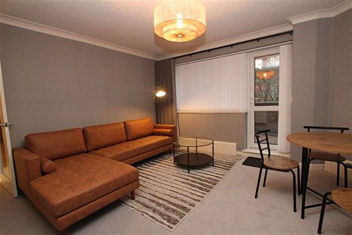 2 Bedroom Flat To Rent In Tunnel Road, NG7