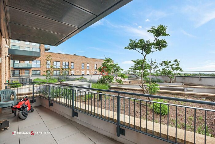 1 Bedroom Flat To Rent In Samuelson House, Southall, UB2