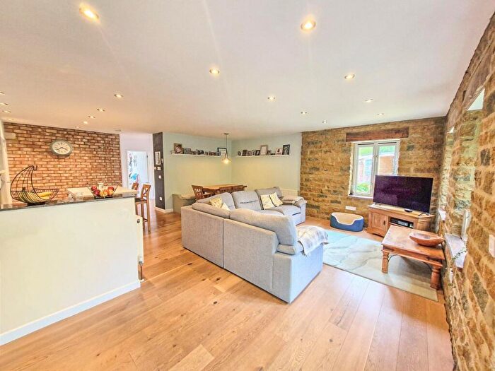 4 Bedroom Semi-Detached House For Sale In Park Close, Badby, NN11