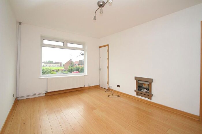 1 Bedroom Flat To Rent In Old Farm Garth, Leeds, West Yorkshire, Uk, LS16