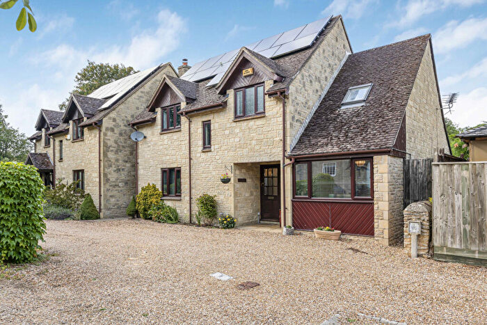 4 Bedroom Detached House For Sale In Old Rectory Court, Wendlebury, OX25
