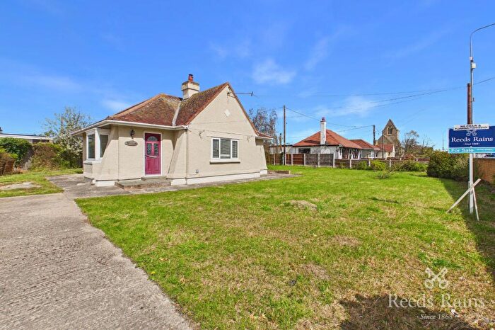 2 Bedroom Bungalow For Sale In Towyn Road, Towyn, Conwy, LL22