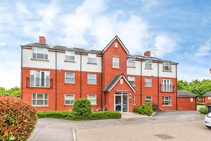 2 Bedroom Flat For Sale In Tyne Way, Rushden, NN10