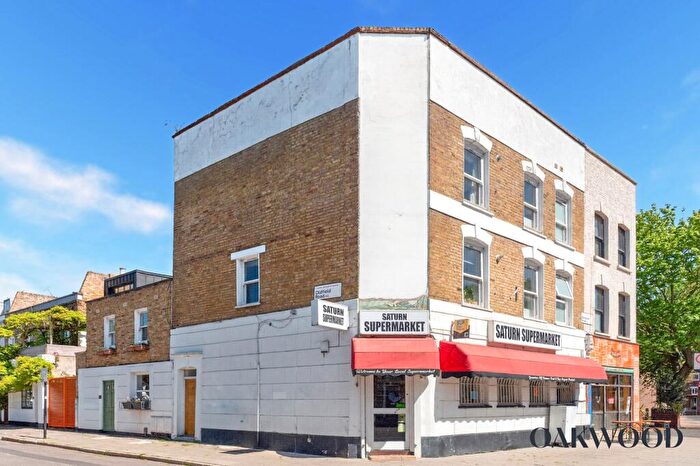 2 Bedroom Property For Sale In Barbauld Road, Stoke Newington, N16