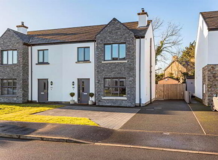 3 Bedroom Semi-Detached House For Sale In Glovers Lane, Toomebridge, BT41