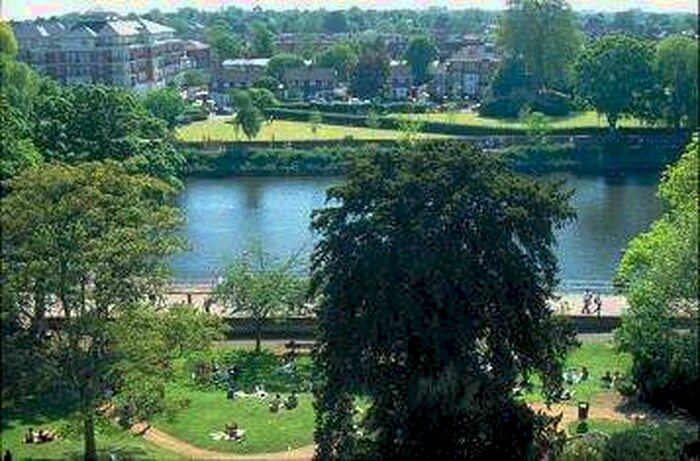 2 Bedroom Apartment To Rent In Richmond, Surrey, TW10
