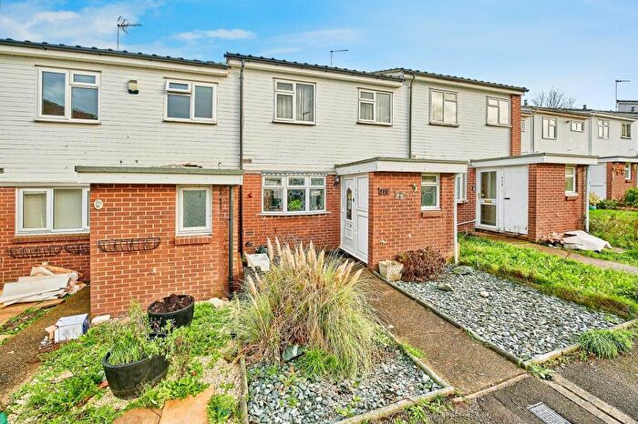 4 Bedroom Terraced House For Sale In Sycamore Field, Harlow, CM19