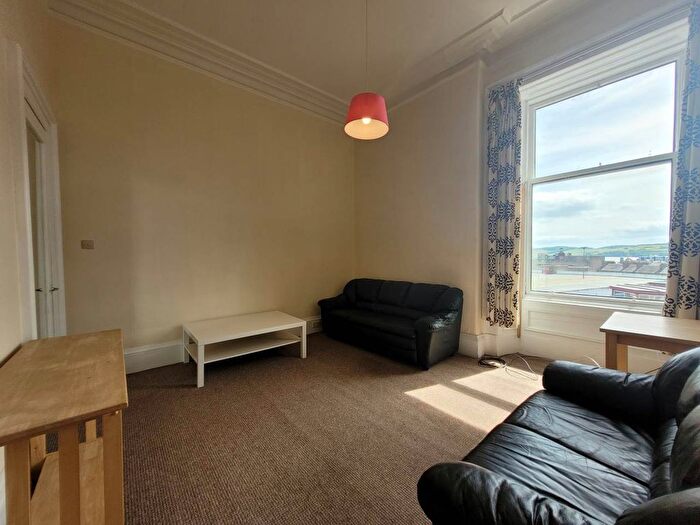 4 Bedroom Flat To Rent In / Victoria Chambers, Victoria Road, DD1