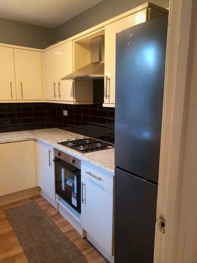 4 Bedroom Semi-Detached House To Rent In Rusholme Grove, Manchester, M14