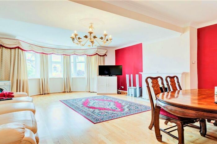 3 Bedroom Semi-Detached House To Rent In Jersey Avenue, Stanmore, HA7