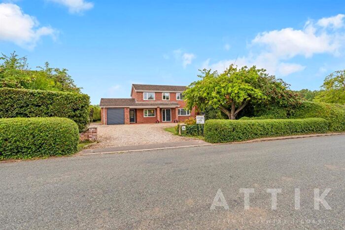 4 Bedroom Detached House For Sale In High Street, Wicklewood, Wymondham, NR18