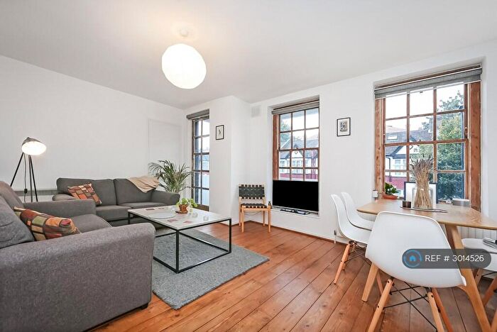 2 Bedroom Flat To Rent In Biddestone Road, London, N7