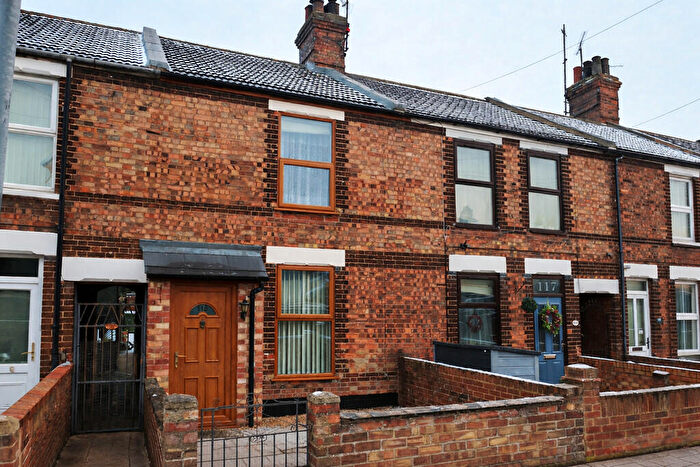 3 Bedroom Semi-Detached House To Rent In Saddlebow Road, King's Lynn, PE30