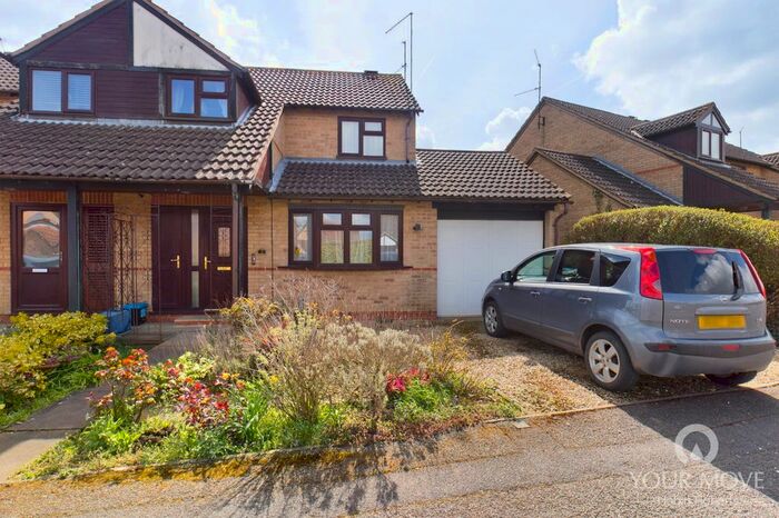 3 Bedroom Semi-Detached House For Sale In Buxton Drive, Desborough, Kettering, Northamptonshire, NN14