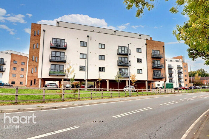 2 Bedroom Apartment For Sale In Birch Road, Luton, LU1