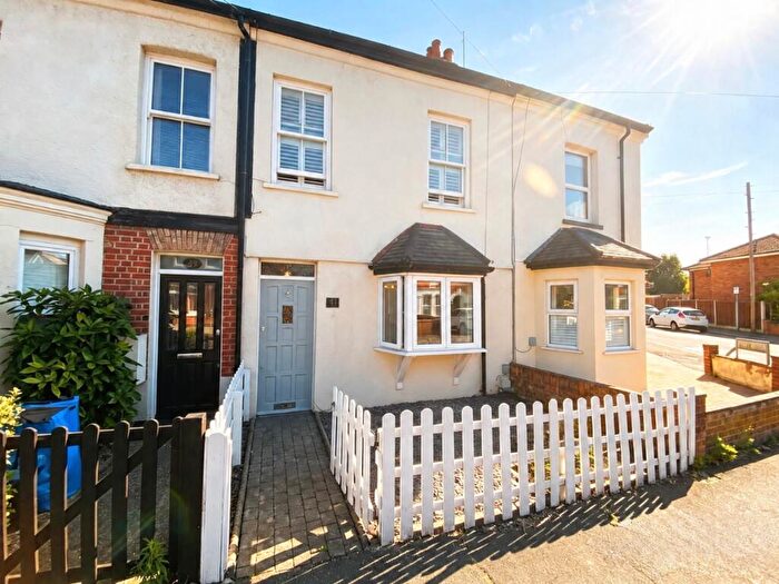 3 Bedroom Terraced House For Sale In Woodman Road, Warley, Brentwood, CM14