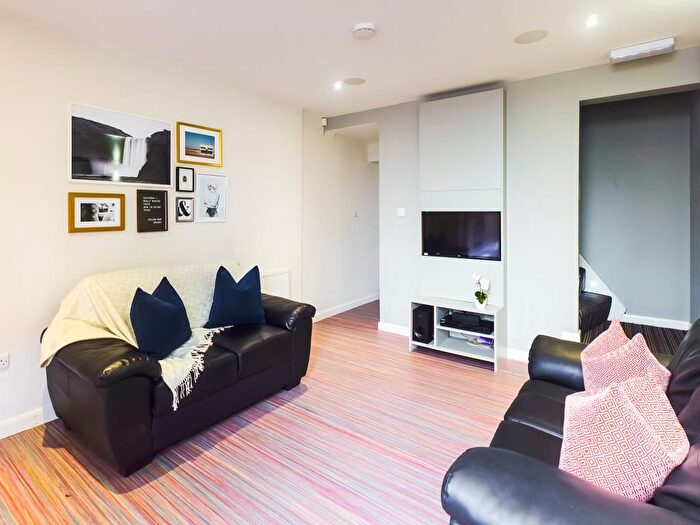 4 Bedroom Terraced House To Rent In Carlton Road, Stoke, ST4