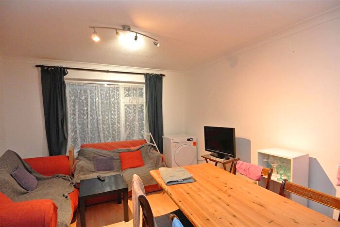 4 Bedroom Property To Rent In Notley End, Englefield Green, Egham, TW20