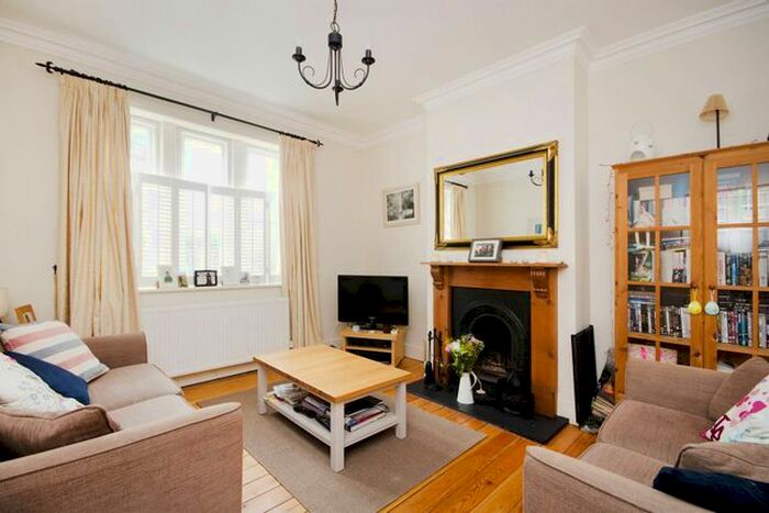2 Bedroom Flat To Rent In Watts St, St Katharine's &amp; Wapping, E1W