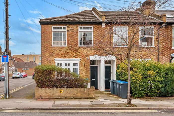 1 Bedroom Property To Rent In Palmerston Road, London, SW19