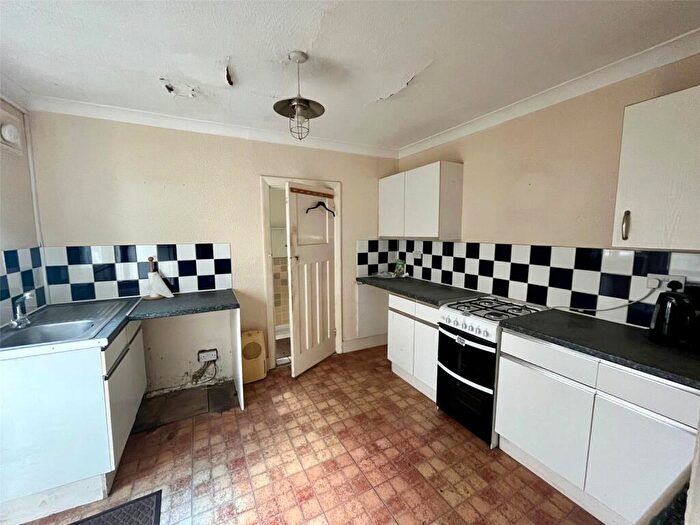 1 Bedroom Flat For Sale In Frimley Road, Camberley, Surrey, GU15