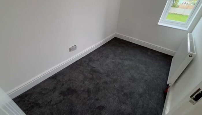5 Bedroom Semi-Detached House To Rent In Goodmayes Lane, Ilford, IG3