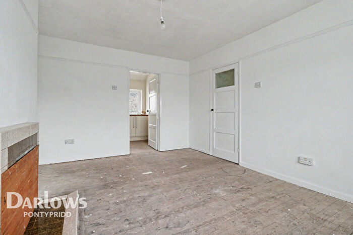 2 Bedroom Flat For Sale In Heol Nant, Pontypridd, CF37