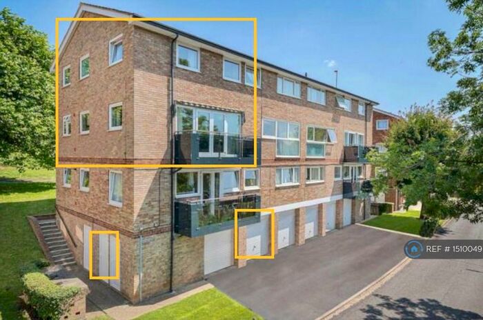 3 Bedroom Flat To Rent In Denham Close, Maidenhead, SL6