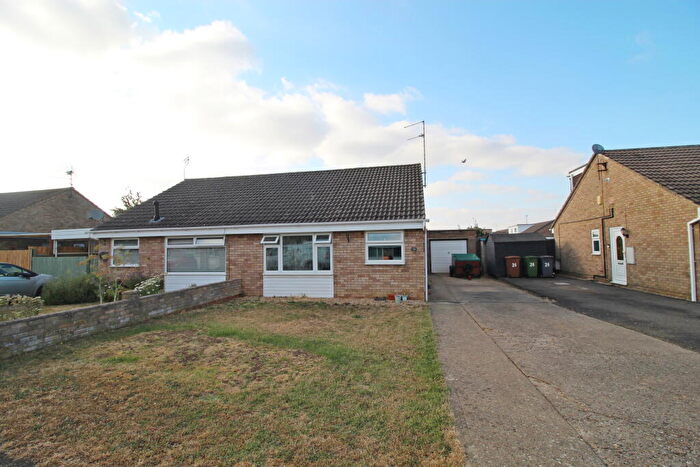 2 Bedroom Semi-Detached Bungalow For Sale In Crowson Crescent, Northborough, Peterborough, PE6
