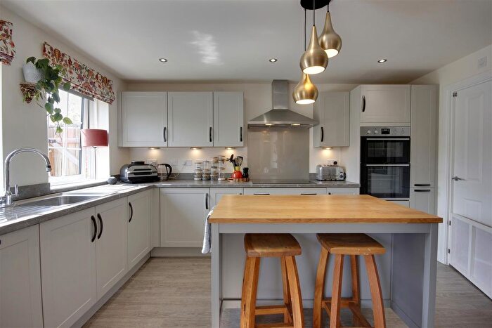 4 Bedroom Detached House For Sale In Greenfield Avenue, Hessle, HU13