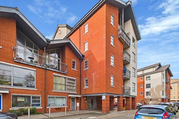 1 Bedroom Flat For Sale In Rotary Way, Colchester, CO3