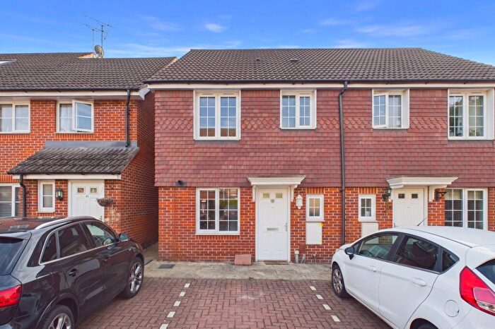 3 Bedroom End Of Terrace House For Sale In Wayside, Winnersh, Wokingham, Berkshire, RG41