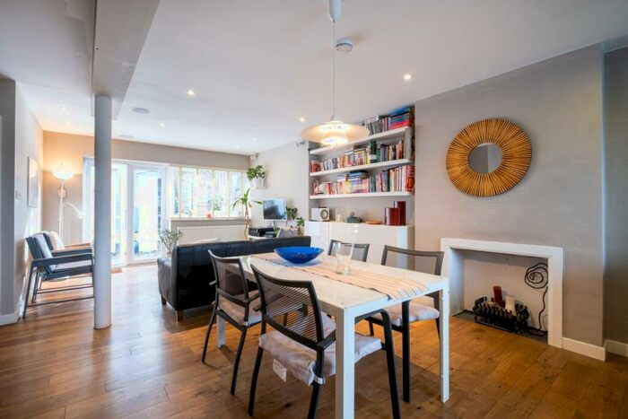 3 Bedroom Duplex To Rent In Birkwood Close London, SW12