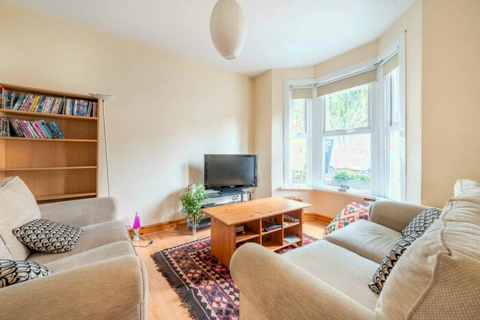 4 Bedroom House To Rent In Leytonstone, Leytonstone, London, E11