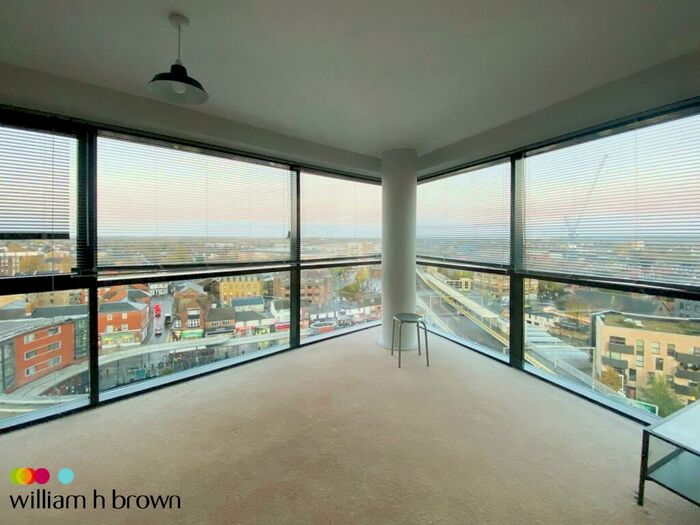 2 Bedroom Flat To Rent In Marconi Plaza, Chelmsford, CM1