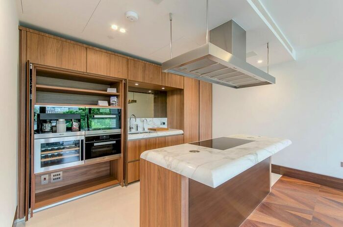 3 Bedroom Flat For Sale In Tower Bridge, London Bridge, London, SE1