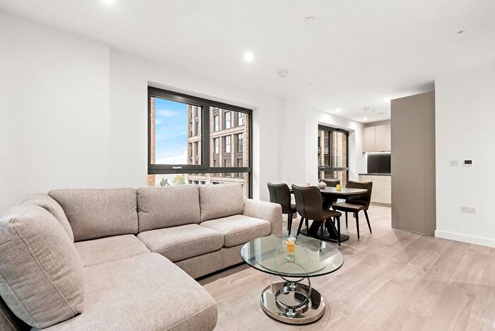 1 Bedroom Flat To Rent In Azure Apartments, Dragonfly Walk, N4