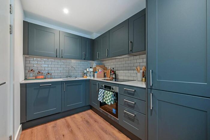 2 Bedroom Flat To Rent In Francis House, Maidenhead, SL6