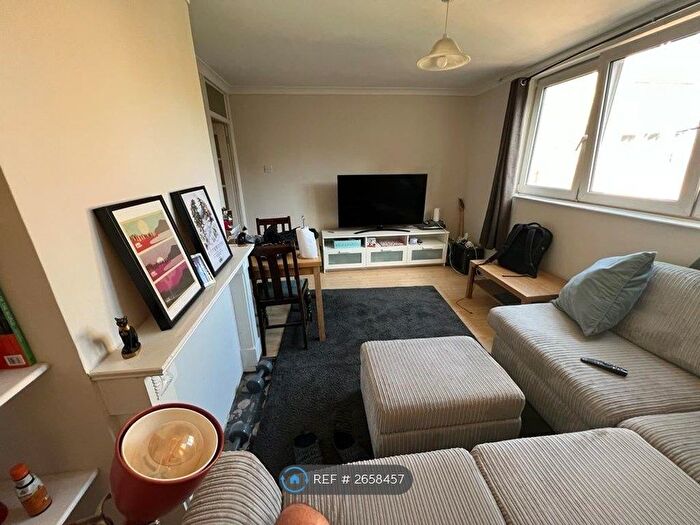 2 Bedroom Maisonette To Rent In Williams House, London, E3
